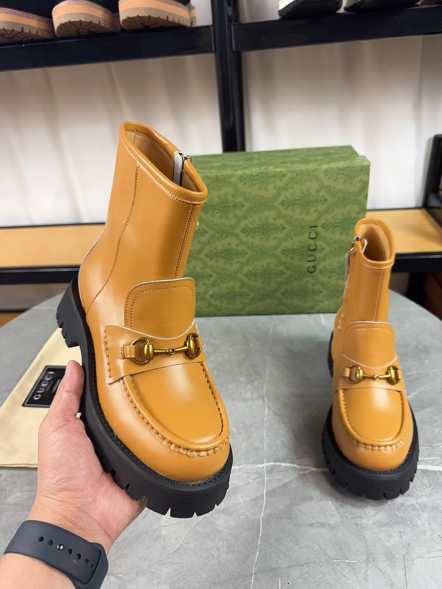 Men's shoes 💰640💰 New model from Gucci, double GG groove thick-soled loafers. The original version is made 1:1. Super beautiful quality, classic model at the counter. ❶Upper: original open-edge beaded cowhide ❷Inner lining: water-dyed cowhide ❸Feet: water-dyed cowhide ❹Outsole: ultra-light original sole ❺thick sole heightening: 3.5cn ❻Packing: original packaging ❼Number: 35-42 (41 41 customized, non-refundable) Men's model: 38-46 (45, 46 customized, non-refundable)